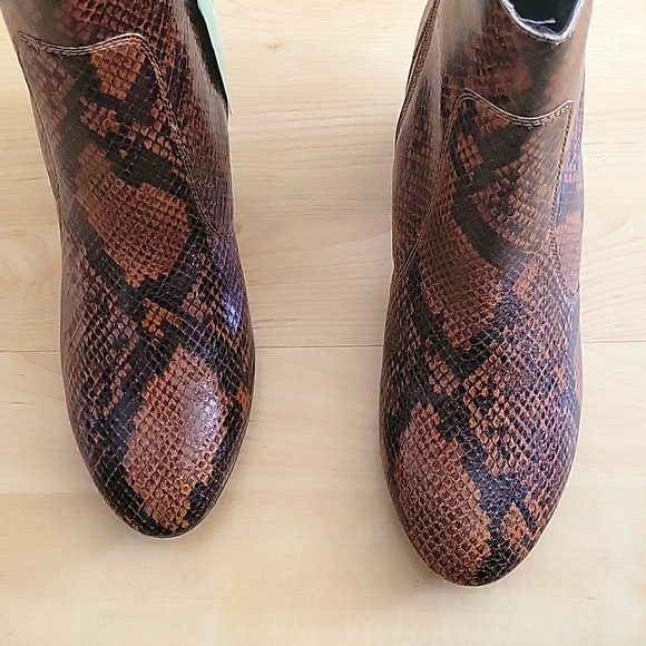 Evolve snake print booties - Picture 3 of 7